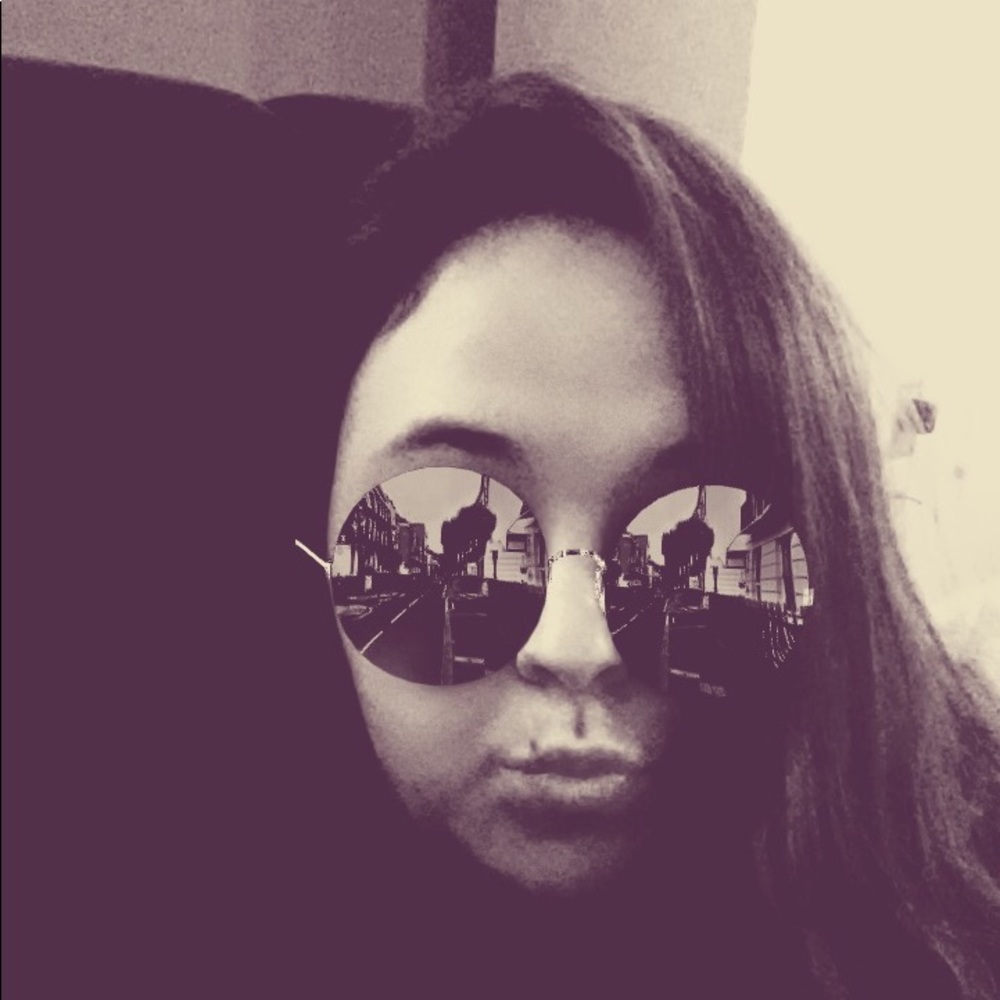 Meet your Posher, Ashley